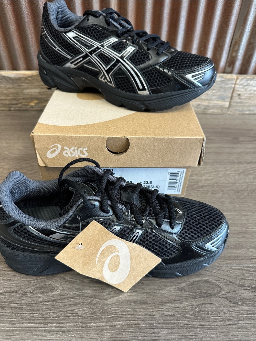 NWT Asics Gel-1130 - Picture 2 of 4